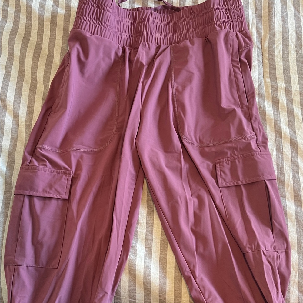 Balance Athletica Joggers in Mauve